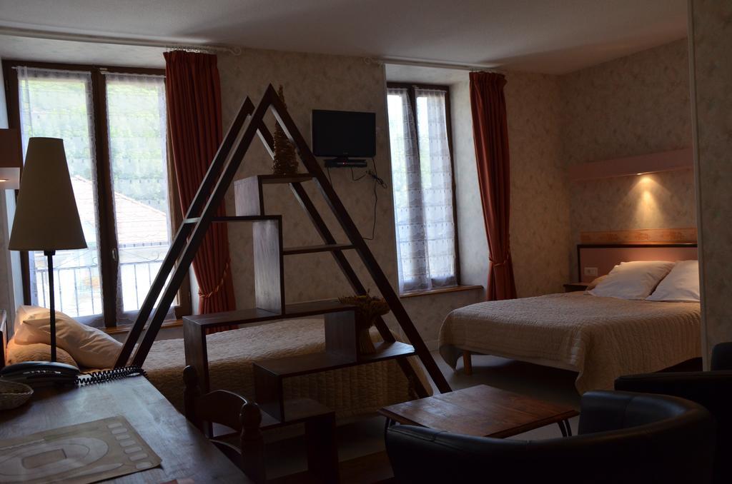 Logis Auberge De L'Allagnonette Saint-Poncy エクステリア 写真