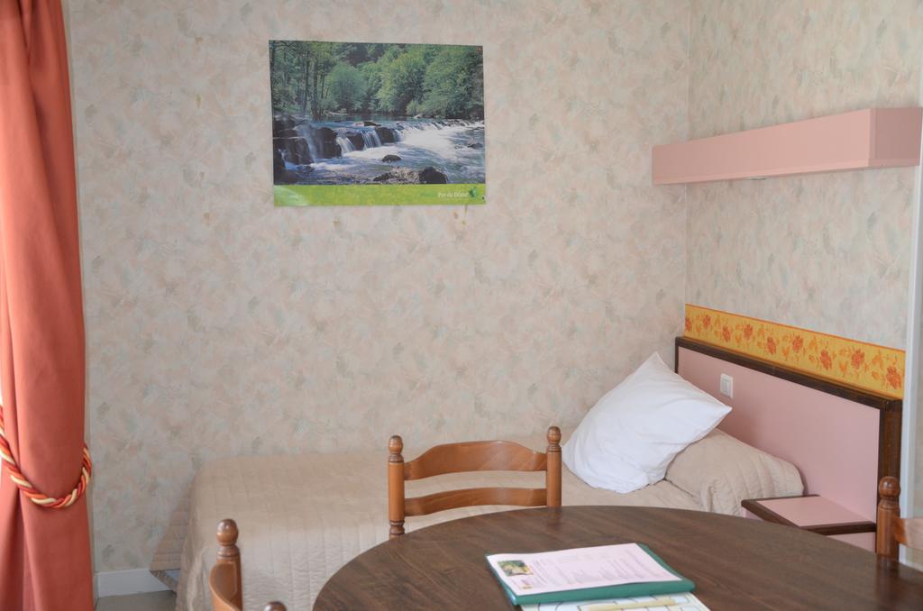 Logis Auberge De L'Allagnonette Saint-Poncy エクステリア 写真
